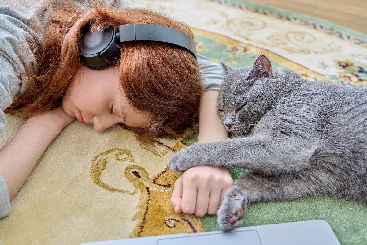猫が思う『一緒に寝たい人』の特徴4つ♪“好き”以外の条件もあるの？