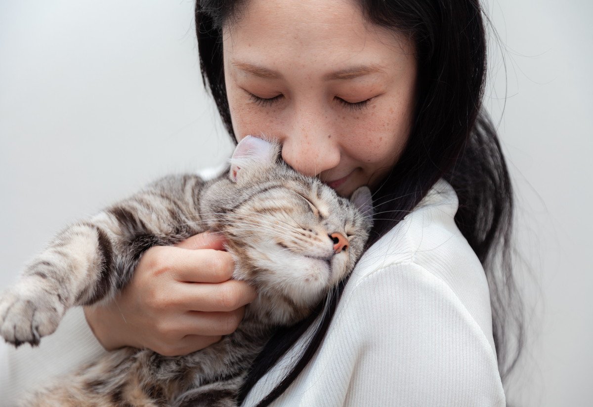 猫に『甘えたいと思われる人』の共通点4つ♡最高の甘やかし方とは？