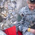 戦地で出会った兵士と重病を患う子猫…海を越えて永遠の家族に！