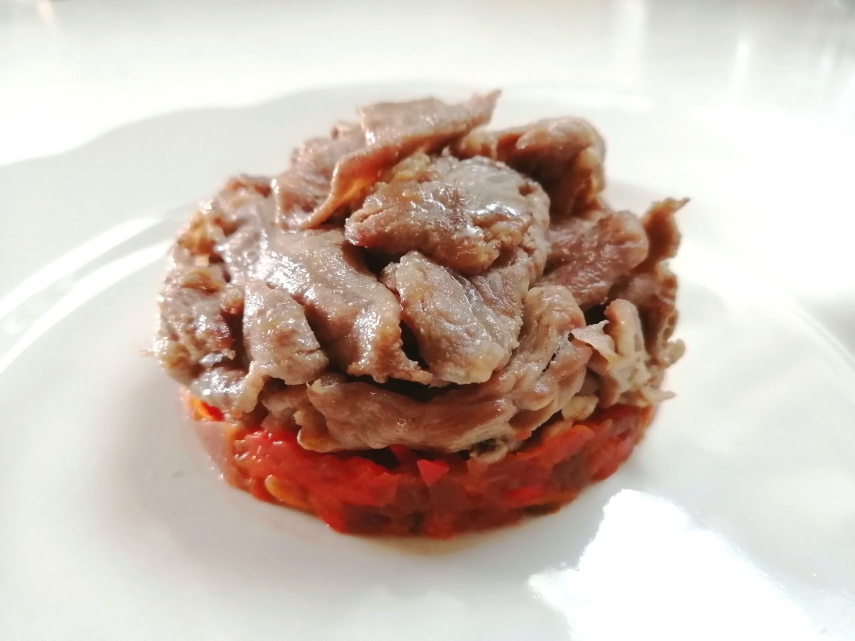 【わんちゃんごはん】身体ぽかぽか『ラム肉のソテー赤い野菜のソース』のレシピ