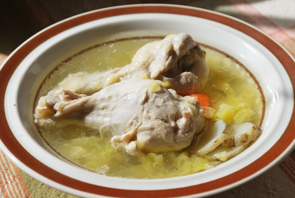 鶏とキクイモのスープ
