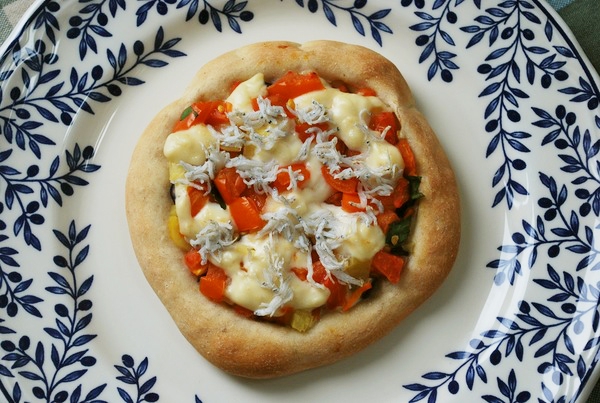 野菜と豆乳クリームのピザ