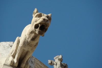 犬の石像ガーゴイル
