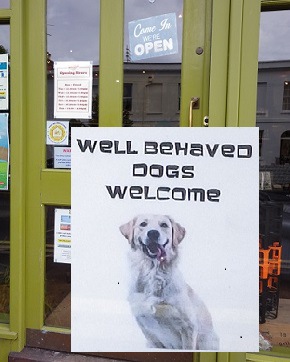 犬歓迎のサイン