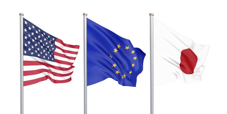アメリカ、EU、日本の旗